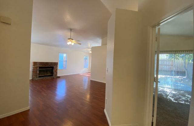 3 Bedroom, 2 Bath Home In a Great Neighborhood Gallery 4