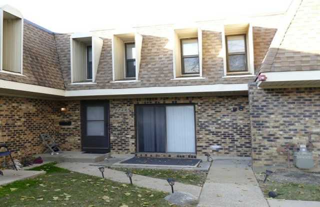 7724 Woodward Avenue - 7724 Woodward Avenue, Woodridge, IL 60517