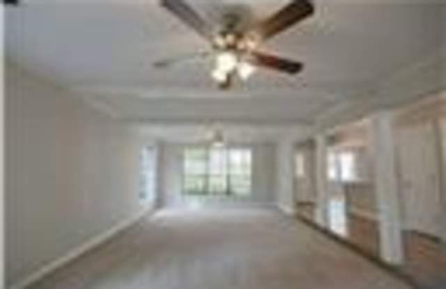 24203 Creekview Drive Gallery 3