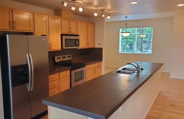685 NW FALLING WATERS LANE #103 Gallery 4