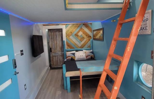3405 North Orange Blossom Trail Gallery 3