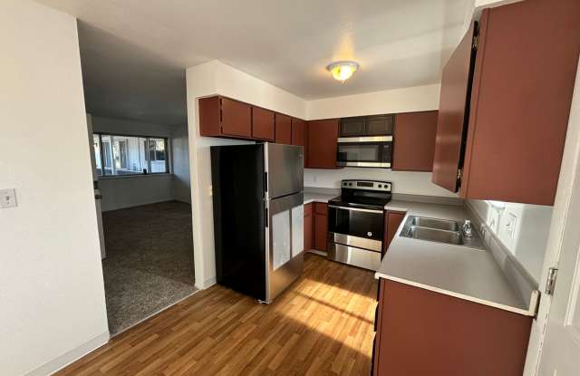 2 Bedroom 1 Bedroom House - Location Location Location! photos photos