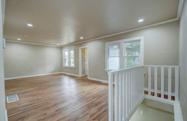 Live Big in OKC | 4 Beds, Fenced Yard  Guest Apartment Included! photos photos
