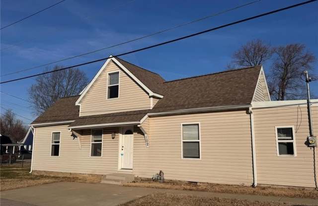 102 KARL Place Gallery 2