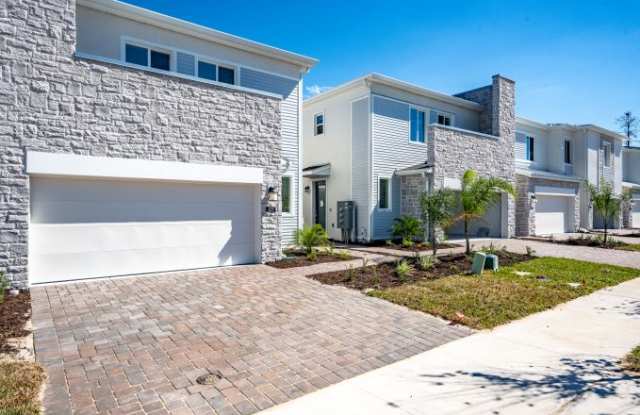 207 Bogey Drive - 1 - 207 Bogey Drive, Four Corners, FL 34747