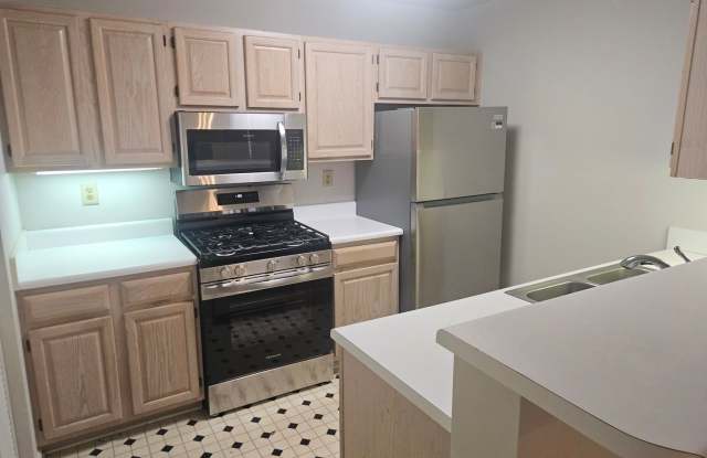 Brookhaven Condo For Lease New Appliances Gallery 4
