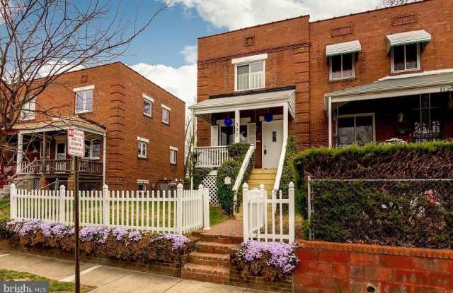 332 WESMOND DRIVE Gallery 2