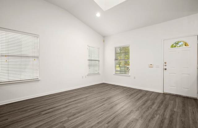 6337 Florencia Lane Gallery 2