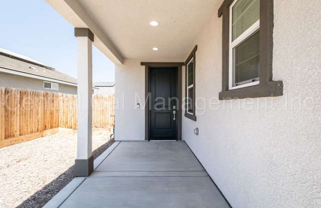 4 Bedroom/3 Bath Home with Solar in Community of Stockdale Ranch - $2795 per Month! Gallery 3