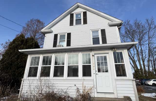 152 Russell Street - 2 photos photos