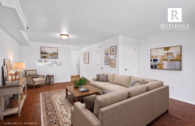 826 Bennett Avenue Gallery 3
