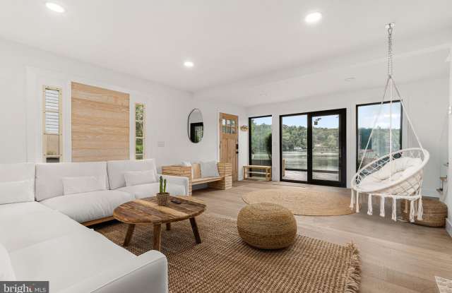 39 UPPER LAKEVIEW AVENUE photos photos
