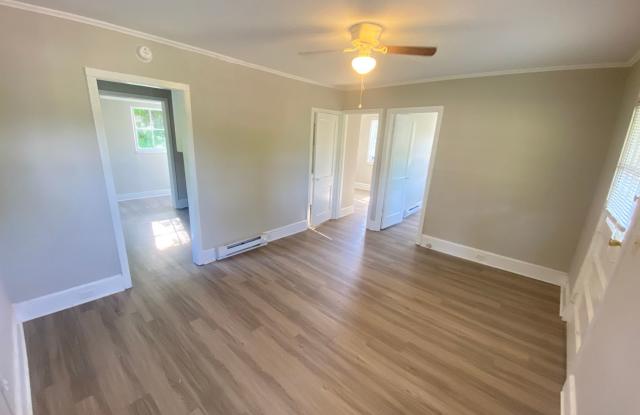 Small 2 Bedroom 1 Bathroom house very close to Kannapolis Research Campus Gallery 4