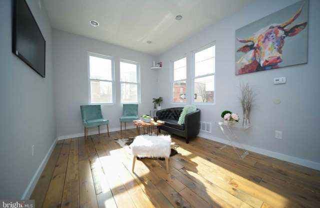 3-Bedroom East Kensington Townhome with Roof Deck & Central Air photos photos