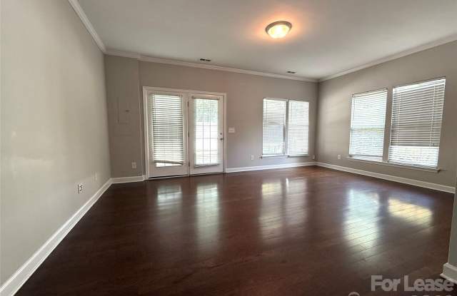 10895 Garden Oaks Lane Gallery 2