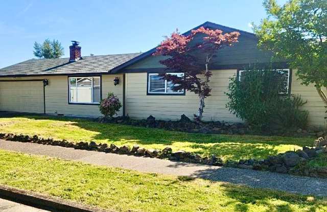 Magnificent 3 Bedrooms, 2 Bathrooms House in North Salem with large backyard with Brand New updated kitchen, and updated bathrooms photos photos