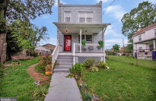 6106 CLAY STREET NE photos photos