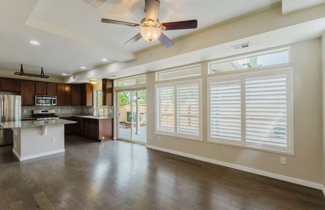Immaculate 5bedroom like new in The Meadows! Gallery 4