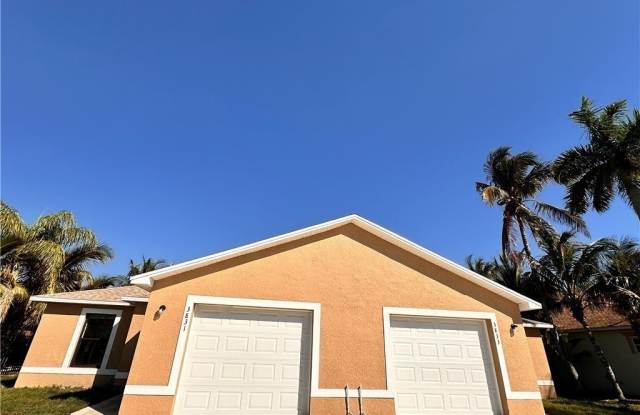 3831 Chiquita Boulevard S Gallery 1