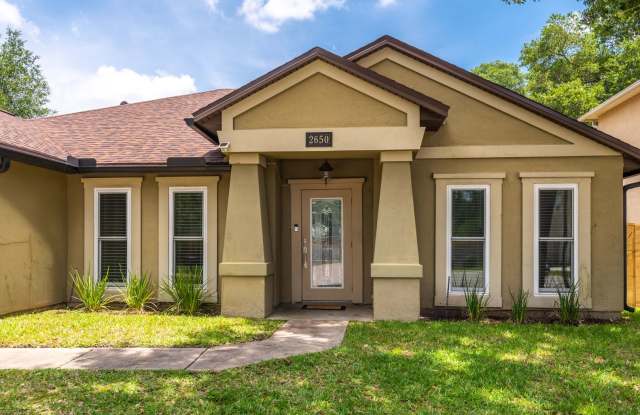 Cul-de-Sac Home with Fenced Backyard, Screened Porch & Lawn Care Included Gallery 3