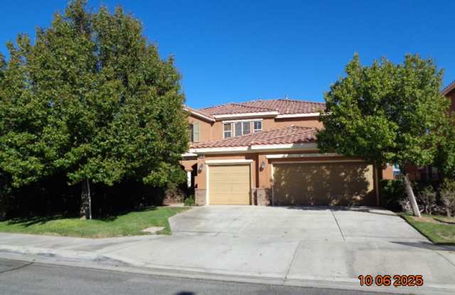 Large 2 Story Offering 3419 sq. ft. and 5 bedrooms plus loft photos photos