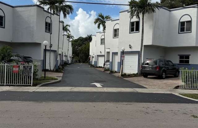 2927 SW 18th Ter photos photos