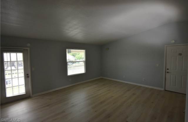 1269 SE 8th Terrace unit: 3 photos photos