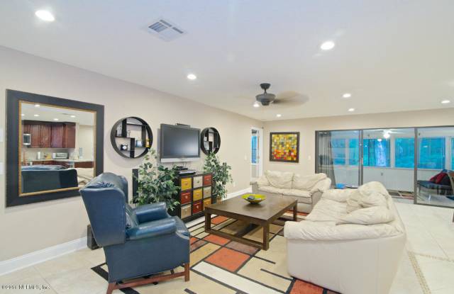 142 BERMUDA CT Gallery 4