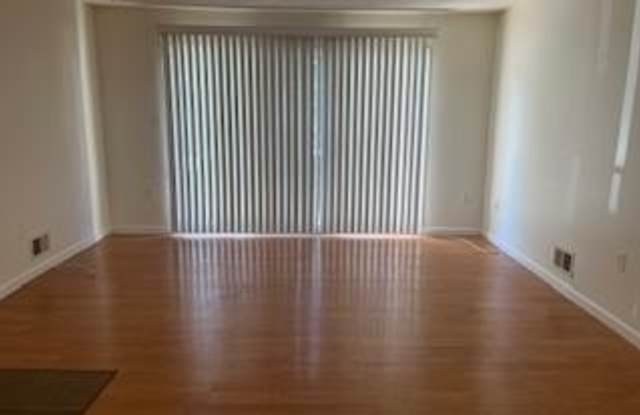 20 HOLLY CT photos photos