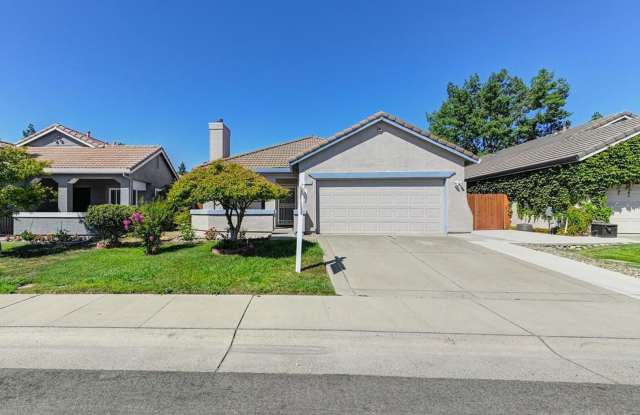COZY AND CLEAN 3 BED, 2 BATH, ONE STORY WITH SPACIOUS BACKYARD AND COVERED PORCH Gallery 1