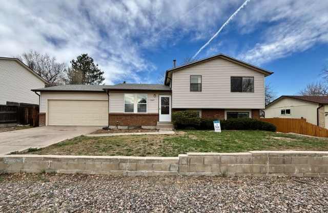 2567 S Dillon St - 2567 South Dillon Street, Aurora, CO 80014