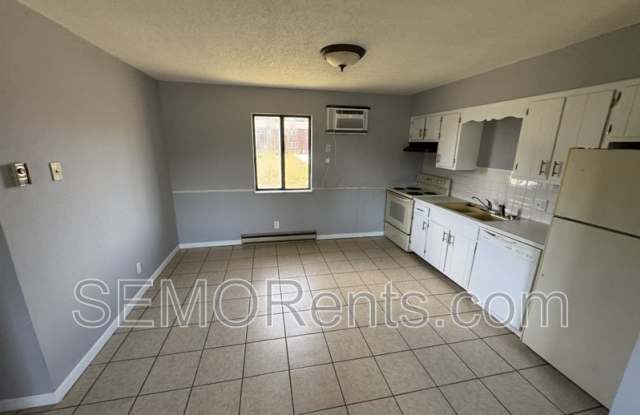 315 East Lane - 3 photos photos