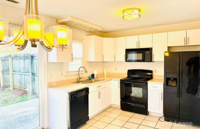 1422 Delane Avenue - 1422 Delane Avenue, Charlotte, NC 28211