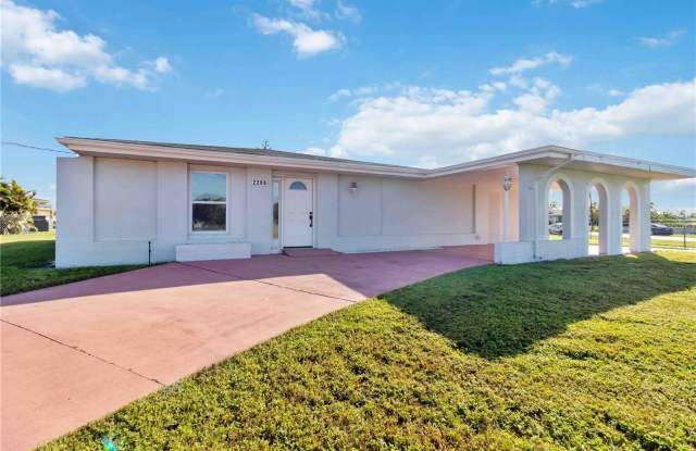 2288 HARBOR BOULEVARD photos photos