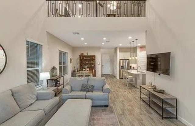5031 East Paddock Place Gallery 2
