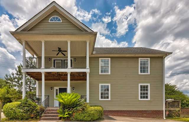 THE RIVER DISTRICT!! Beautiful home conveniently located minutes from Downtown Columbia, USC, Cayce and the Riverwalk! - 295 Naples Avenue, Cayce, SC 29033 THE RIVER DISTRICT!! Beautiful home conveniently located minutes from Downtown Columbia, USC, Cayce and the Riverwalk! - 295 Naples Avenue, Cayce, SC 29033