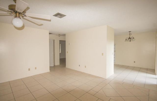 3535 Melaleuca Lane Gallery 3