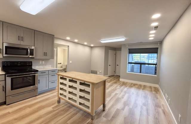 1583 East Stratford Avenue - 2 Gallery 1