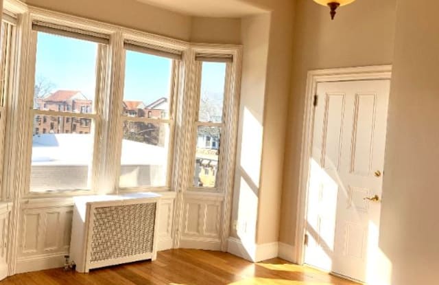 23 S Angell St 8 - 23 South Angell Street, Providence, RI 02906