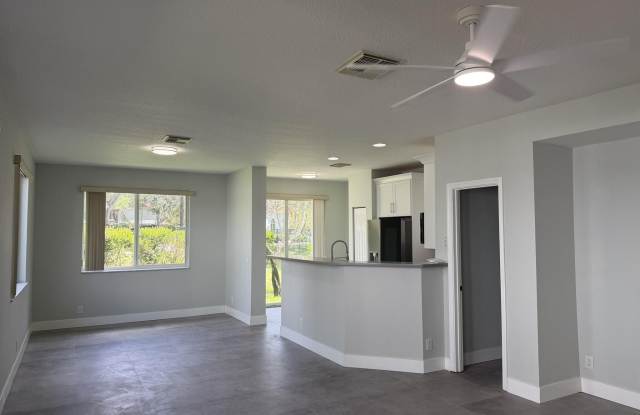 3251 LAUREL RIDGE Circle Gallery 4