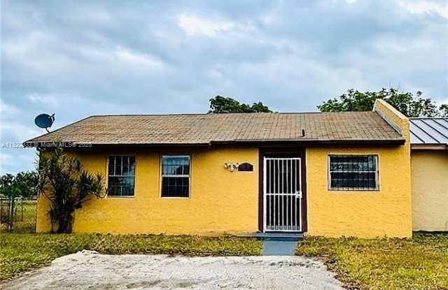 3039 NW 204th Ter photos photos