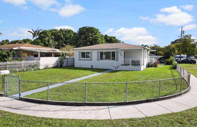 104 E 58th St photos photos