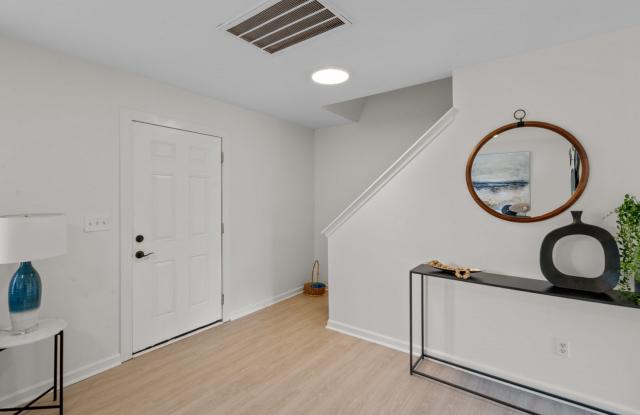T.R. Lawing Realty Property Gallery 3