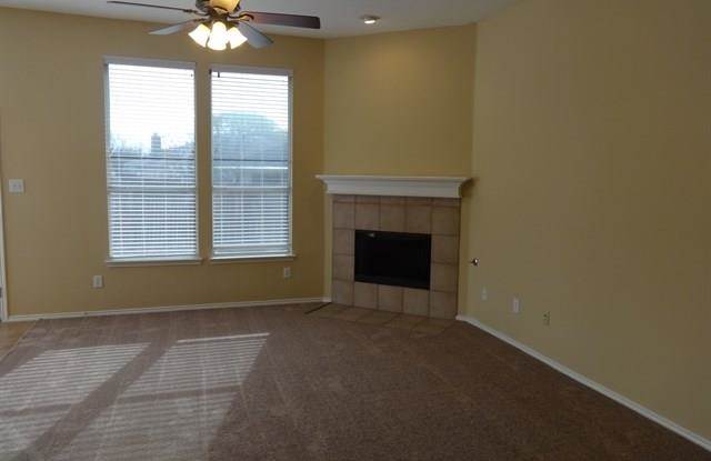 632 Oak Hollow Trail Gallery 2