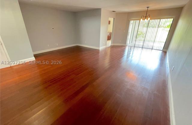 3613 Inverrary Blvd W Gallery 3