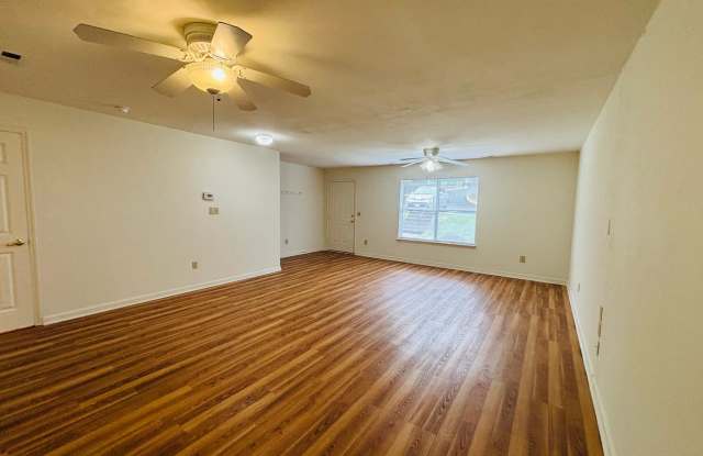 4 Bedroom 2.5 Bath Townhouse Gallery 4