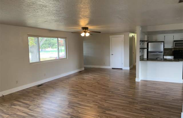 6320 Shandee Drive Gallery 4
