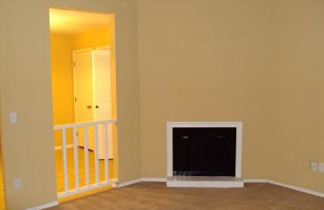 2228-B Woodridge Gallery 2