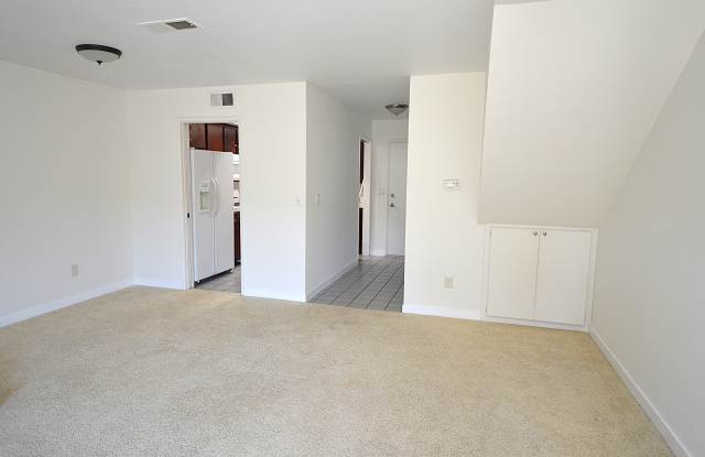 12075 Stonegate Lane Gallery 4