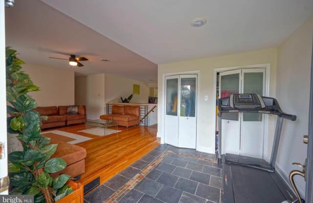 11 LAKEVILLA Drive - 11 Lake Villa Drive, Camden County, NJ 08043